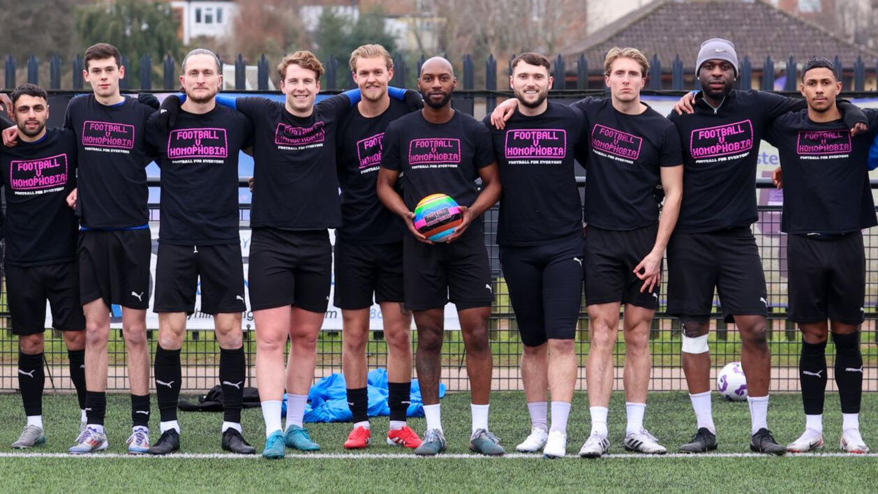 Sevenoaks Town FC players support FvH